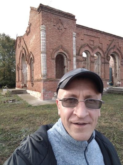 Олег Исаев