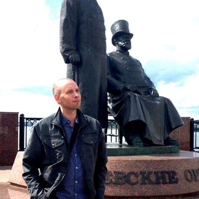 Денис Власов