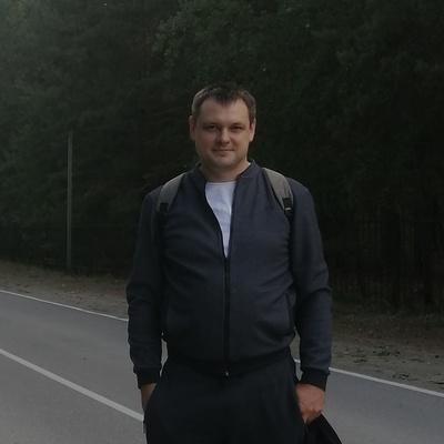 Владимир Изволь