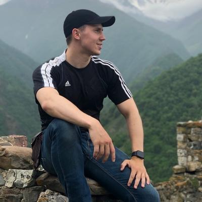 Михаил Селюнин